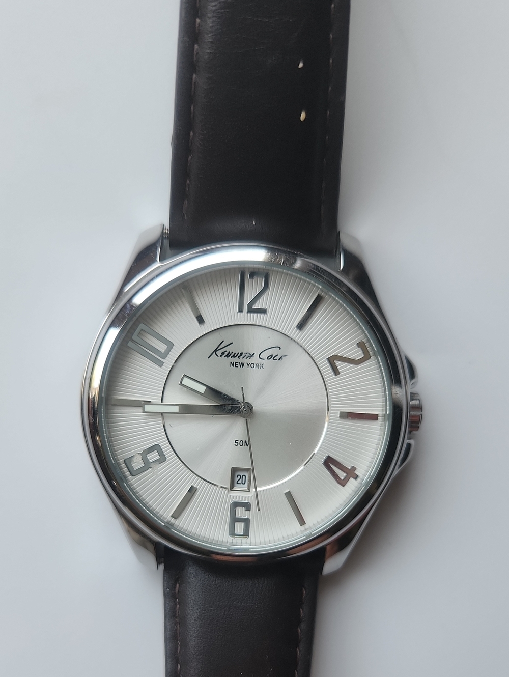 Classic Men's Kenneth Cole Black Leather Strap Watch - Unbranded